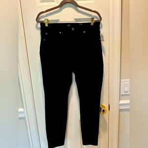 Gap jeans, black color, size 31S, curvy true skinny style.